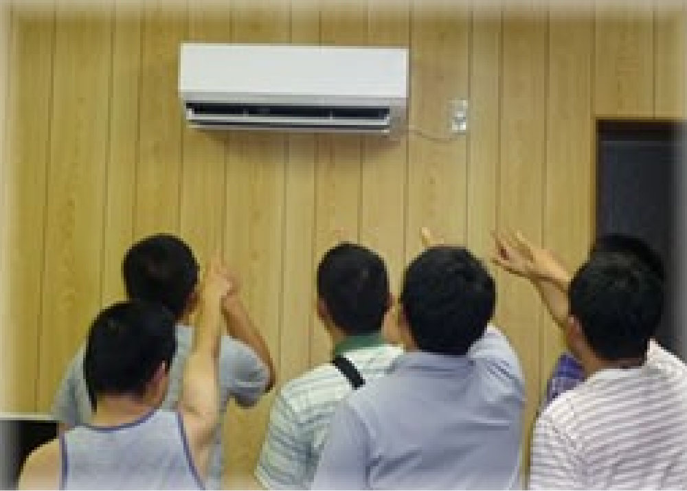 平成25年度 9月活動報告「フレンドにエアコンがつきました!」