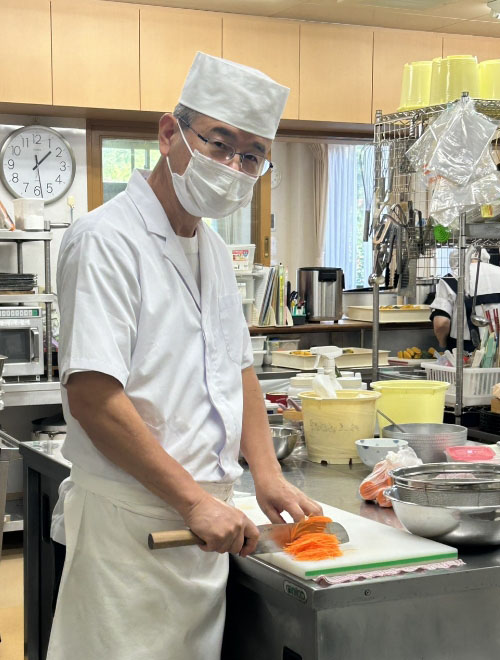 【料理長】 泊 清二