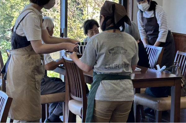 2.地域住民との交流を深める活動